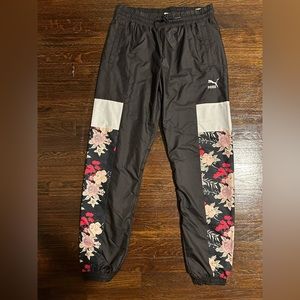 Women’s Puma Sweatpants